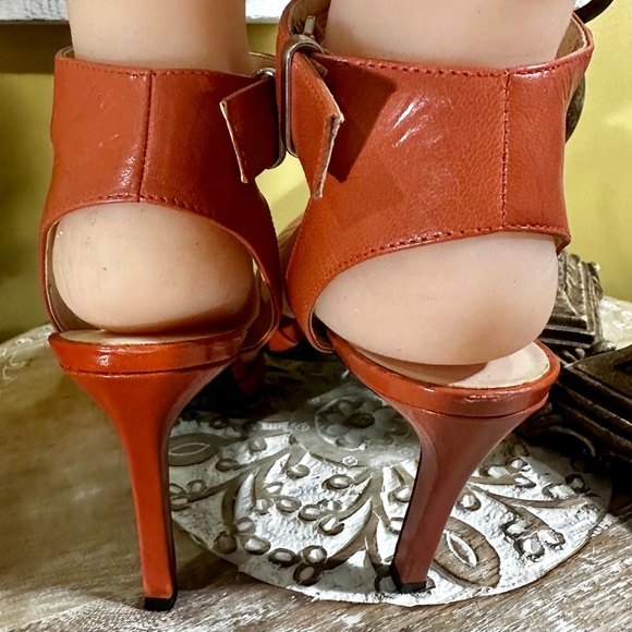 Nine West  “Suzyo” Heels with Ankle Strap and Pointed Toe. Size 8 - Picture 4 of 12